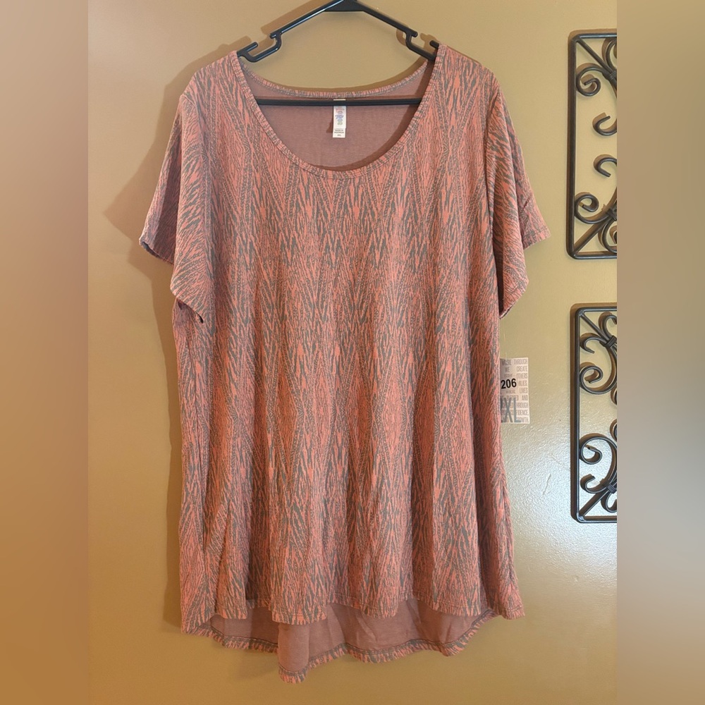 Lularoe Women’s Classic Tee 2XL NWT